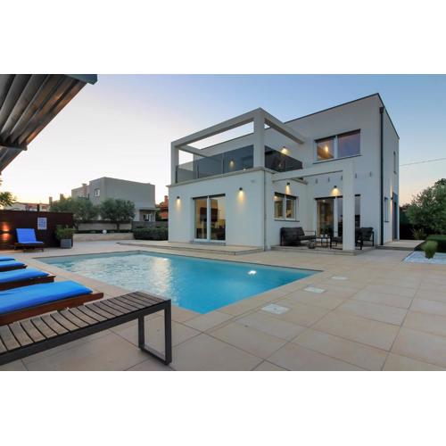 Modern villa Nerina with private pool near Pula