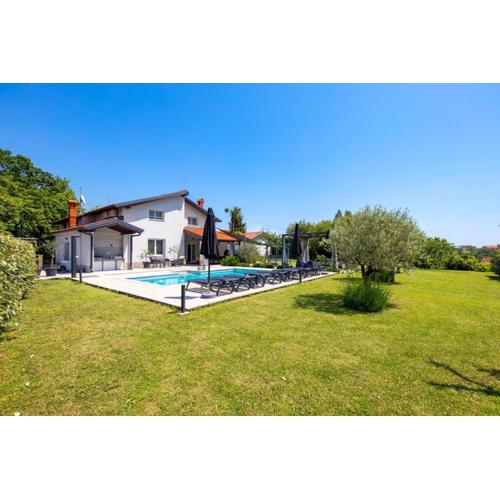 Modern villa Susanj with outdoor pool in Opatija