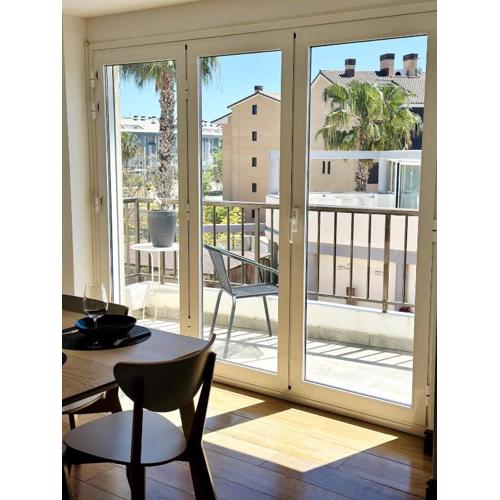 Modern with Parking 150m from El Arenal Beach