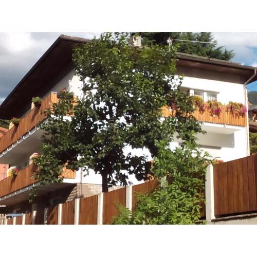 Moderne Ferienwohnung Mit Balkon Und Pool