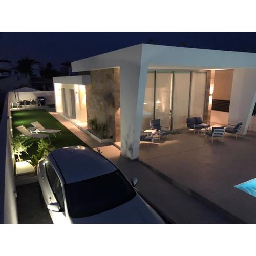 Moderne luksus villa i Torrevieja / Alicante