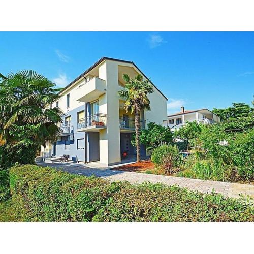Moderne Wohnung in Umag mit Offener Terrasse
