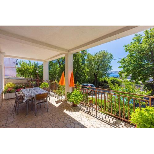 Modernes Apartment nur 600 Meter zum Strand mit privater Terrasse, Grill, Waschmaschine