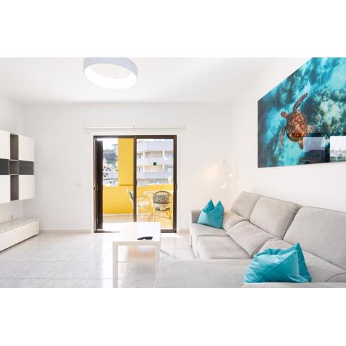 Moderno Apartamento en Puerto de la Cruz con Impresionantes Vistas a la Montana