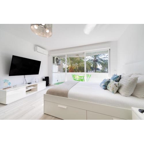 Moderno estudio y piscina a 50 metros de la playa