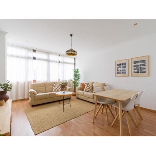 Moderno piso de 3 habitaciones cerca de Triana