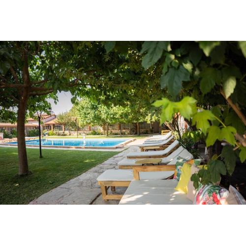 Mogla Tashan Hotel