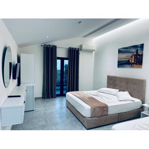 Molla Hotel Restorant