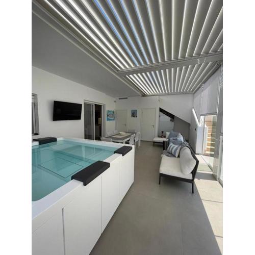Moma House