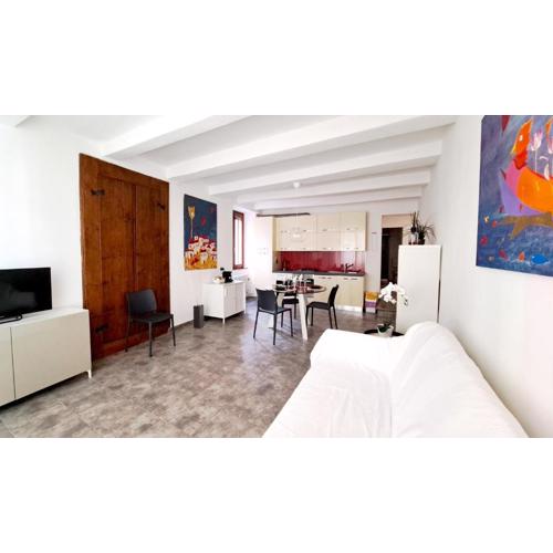 Momi Apartment