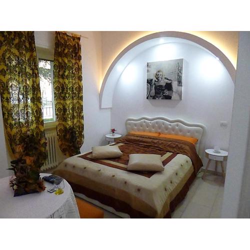 Monaco Rooms