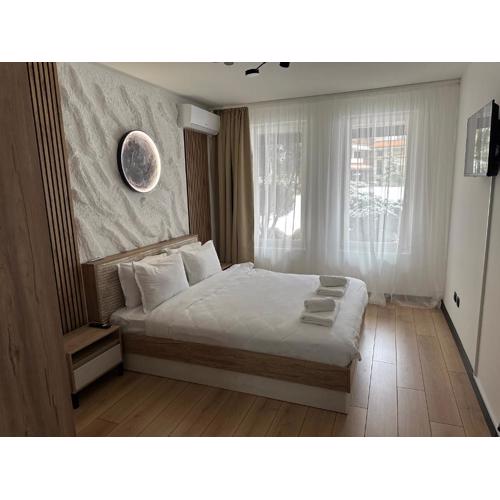 MonarX Suites 1113