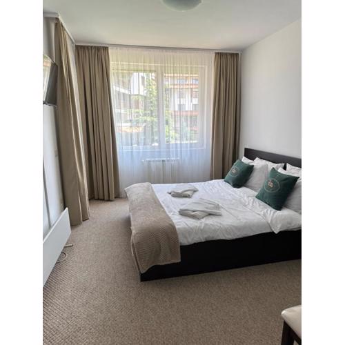 MonarX Suites