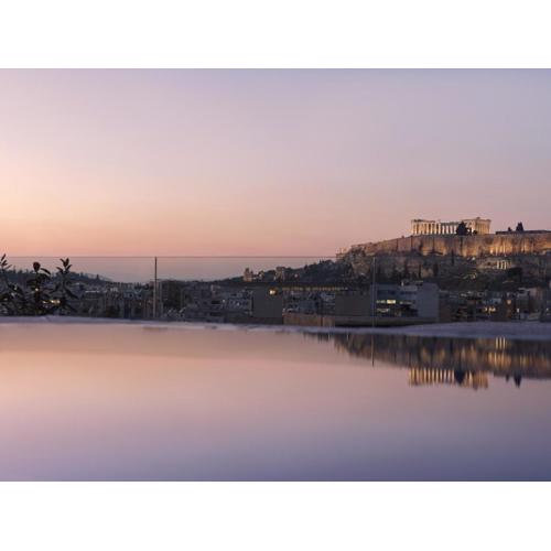 Monastik Living in Athina