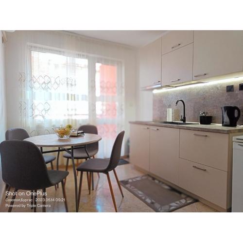 Moni 85 Family House