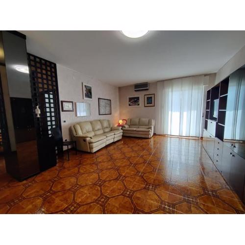 Monica Apartment