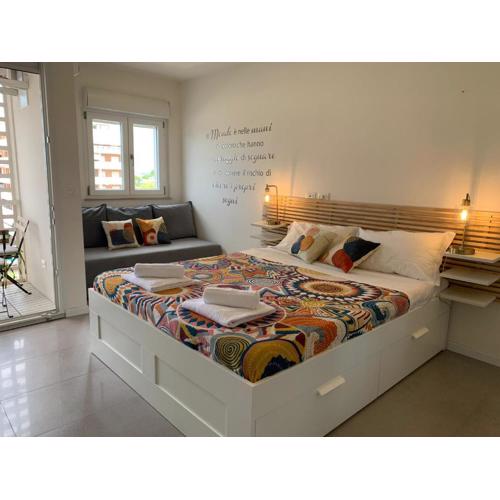 Monolocale con terrazza e cucina