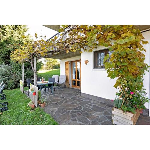 Monoroom With Garden And Lake View