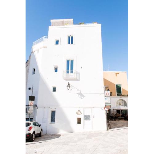 Monsignore Maisons
