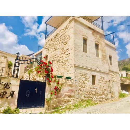 Monte Cappa Cave House