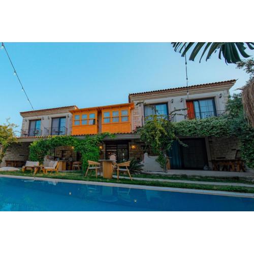 MorAnka Alaçatı