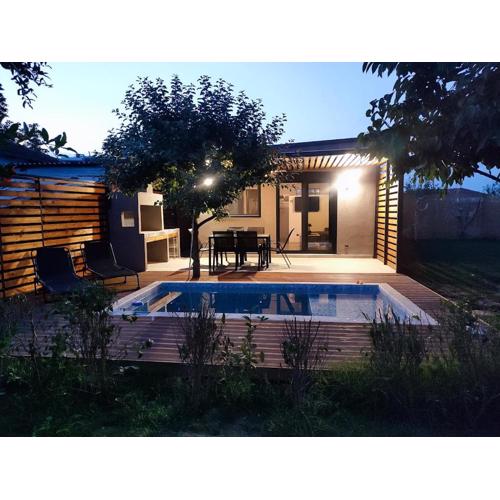 mosquito Luxury Studio