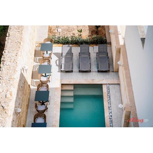 Mosta Stays by Zzzing