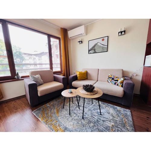 Mountain Cedar Pine 1 BR Apt near Ski Gondola