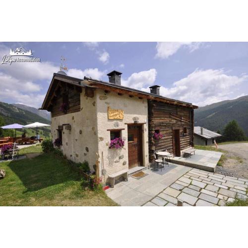 Mountain Chalet Scoiattolo by Livigno Accomodation