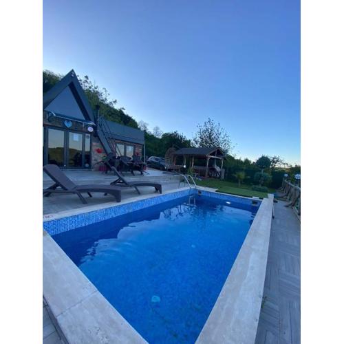 Mountain Cottage DAG EVI