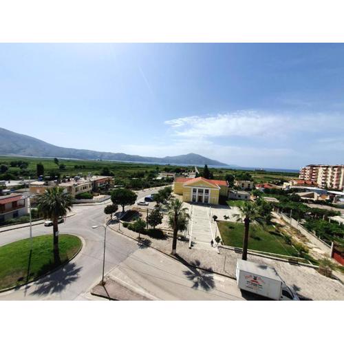 Mountain Meets Sea-Spectacular View in Orikum Apartment