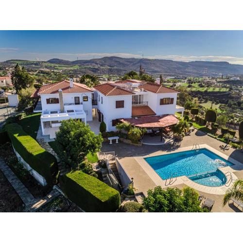 Mountain view 6 bed mansion with Private Padel Court, Pool & Gym