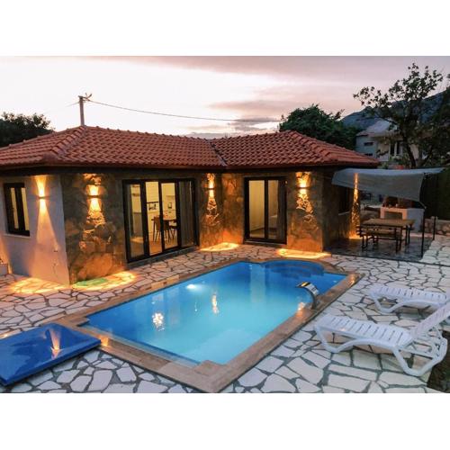 Mountain View House with Pool Near Olympos Adrasan