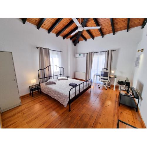Mountains Retreat Rooms & Suites