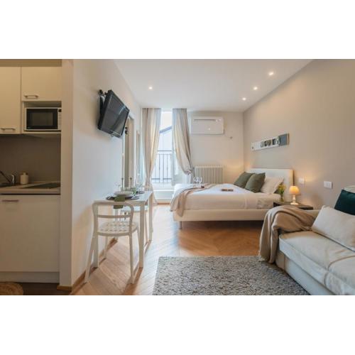 MT Studios by Rent All Como