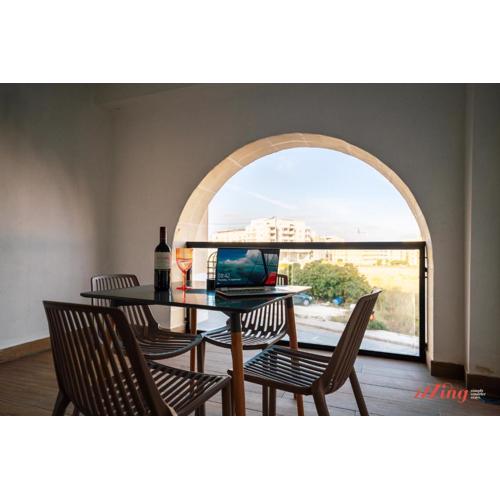 Music, F1 & Fashion Fun in this holiday home