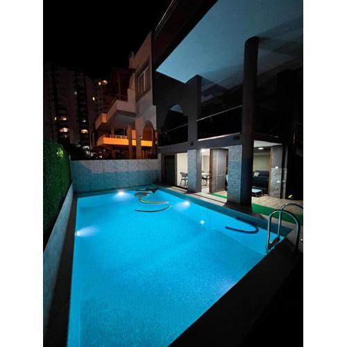 Müstakil Alt Kat Havuzlu Villa