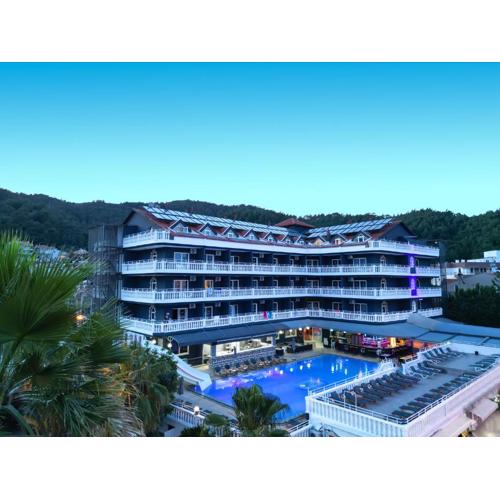 Mustis Royal Plaza Hotel
