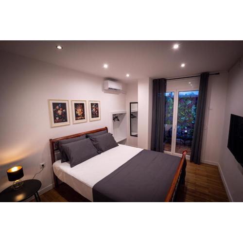 My Secret Garden rooms - Apartment with 2 private rooms, separate baths and balcony garden