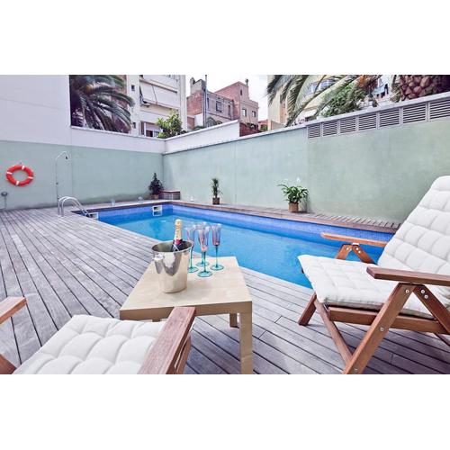 My Space Emirates - Bright Apartment in Gracia with shared Pool