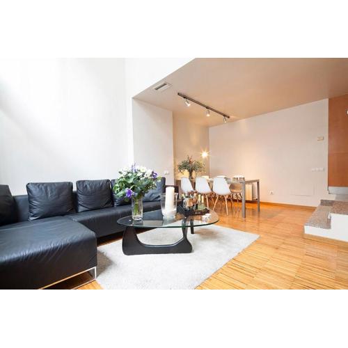 My Space Emirates - Charming Duplex in Barcelona ideal for Families or Friends
