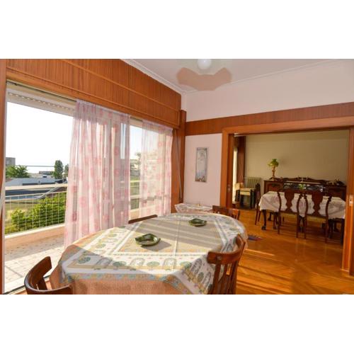 Mytilini central apt 5 min walk from port, shops