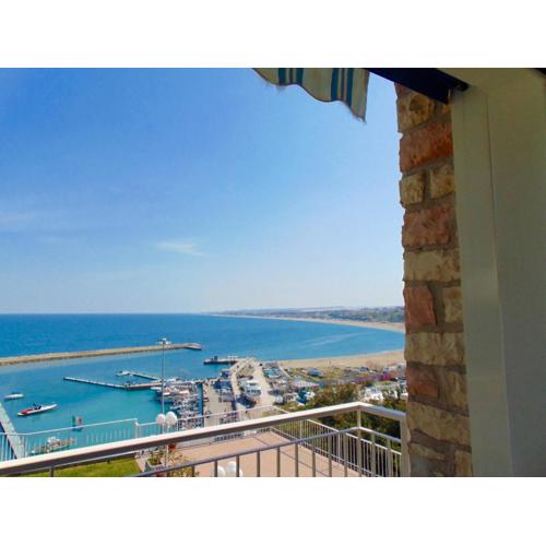 N019 - Numana, prestigioso quadrilocale vista mare