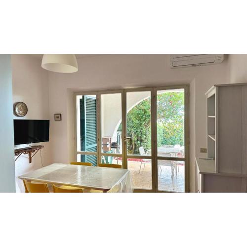 N106 - Numana, villetta con giardino e vista mare dx