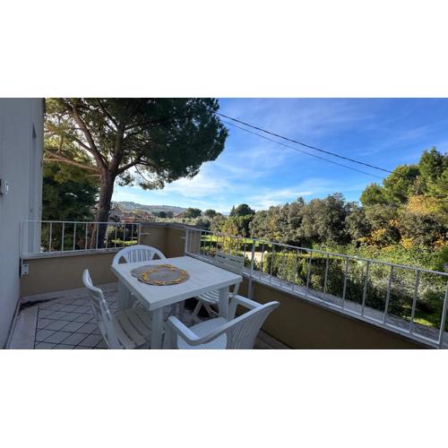 N185 - Numana, meraviglioso trilocale con terrazzo e piscina