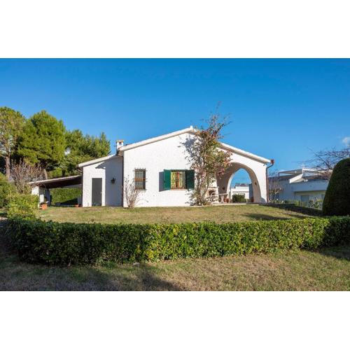 N272 - Numana, meravigliosa villa con giardino e vista mare