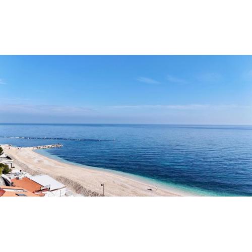N276 - Numana, bilocale fronte Spiaggiola con piscina