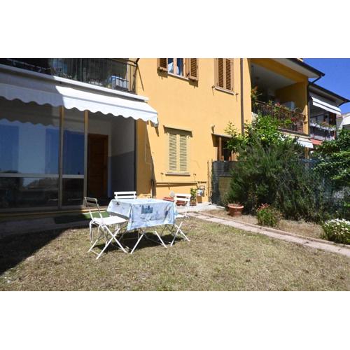 N298 - Numana, trilocale con giardino vicino al centro