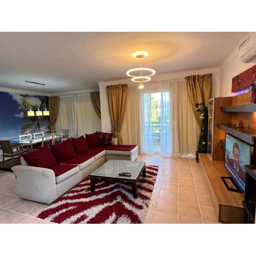 Naama bay Luxury stylish entire flat with en-suit rooms -centre of Sharm