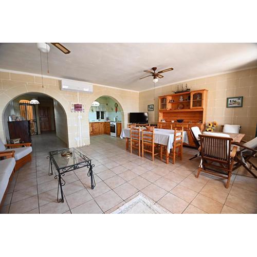 Nadur 2BDR Maisonette with Yard